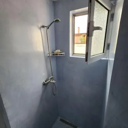 Andi's Place-comfy Studio-city Center Τίρανα