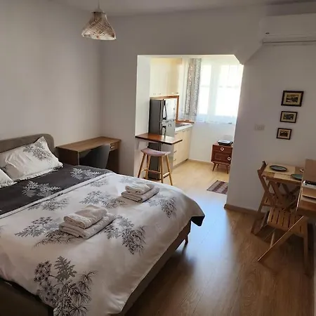Andi's Place-comfy Studio-city Center * Tiran