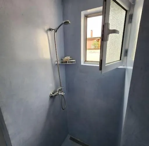 Andi's Place-comfy Studio-city Center Τίρανα