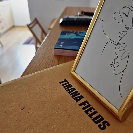 Andi's Place-comfy Studio-city Center Lägenhet Tirana