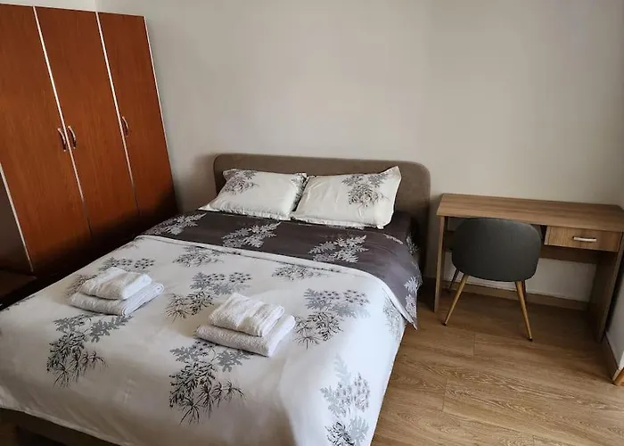 Andi's Place-comfy Studio-city Center Appartement Tirana